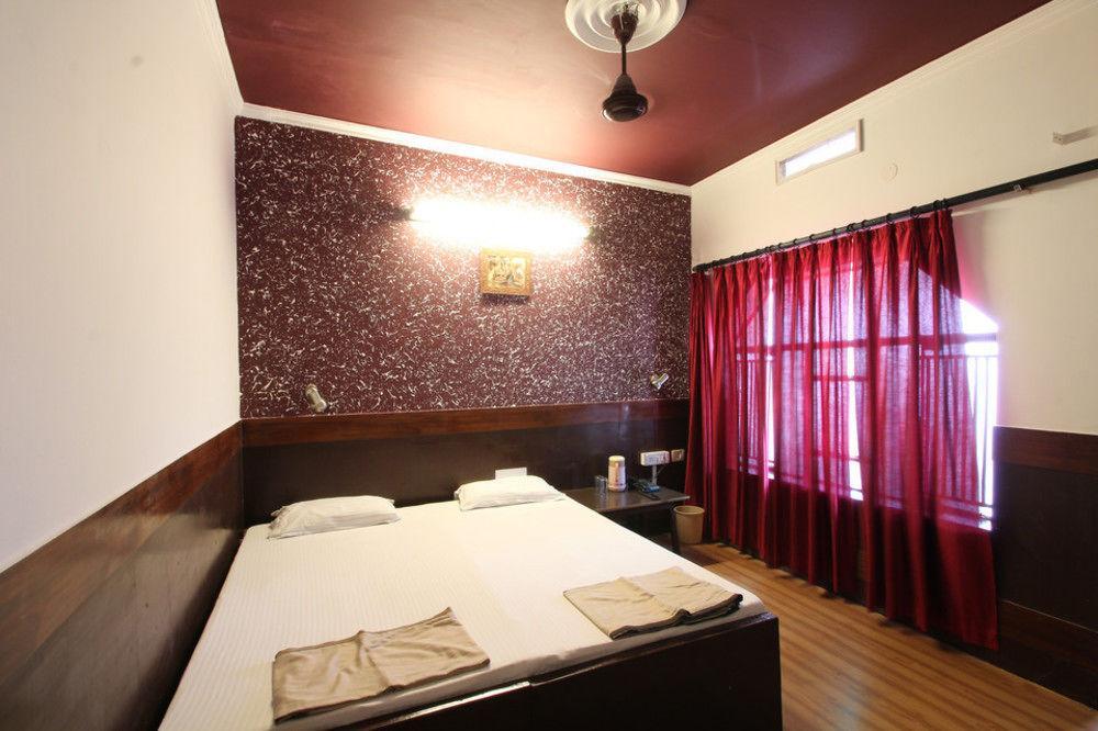 Hotel Ajay International Agra  Bagian luar foto