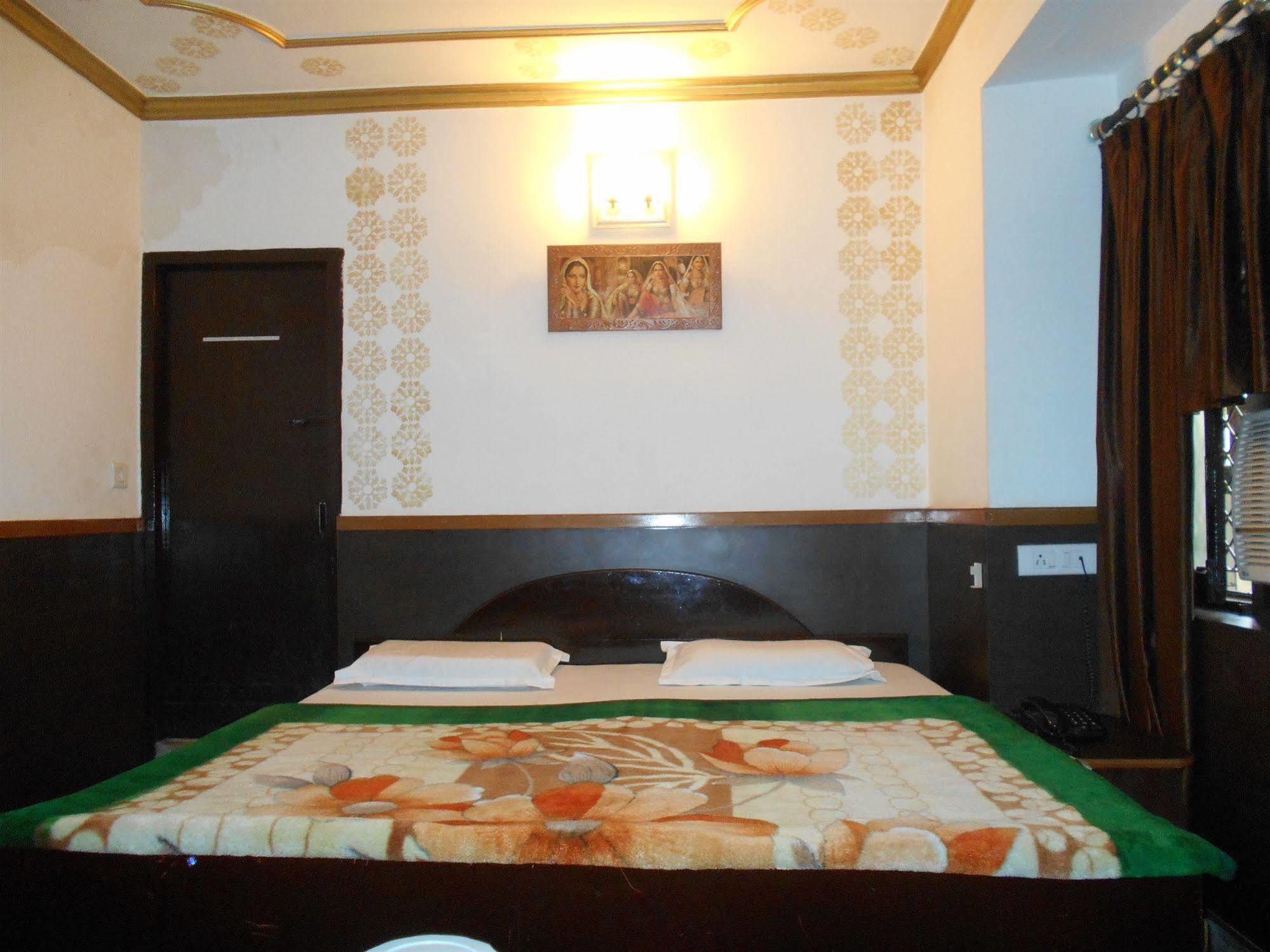 Hotel Ajay International Agra  Bagian luar foto